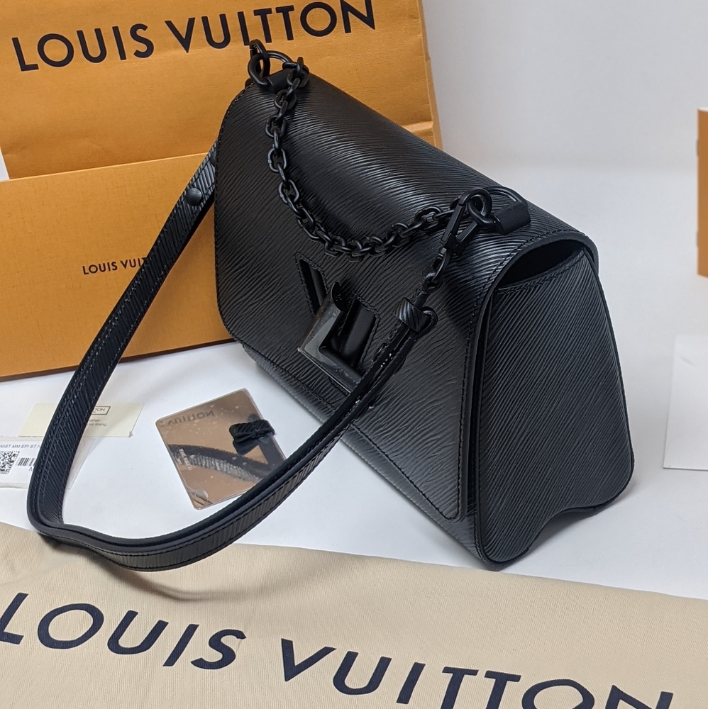 🚨Sale 🦄🎉HP🎉Louis Vuitton All Matte Black Twist MM Shoulder bag💕Rare! - Picture 11 of 16